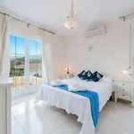 Tarraula By Villa *