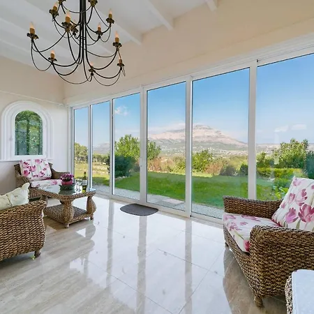 Villa Tarraula By